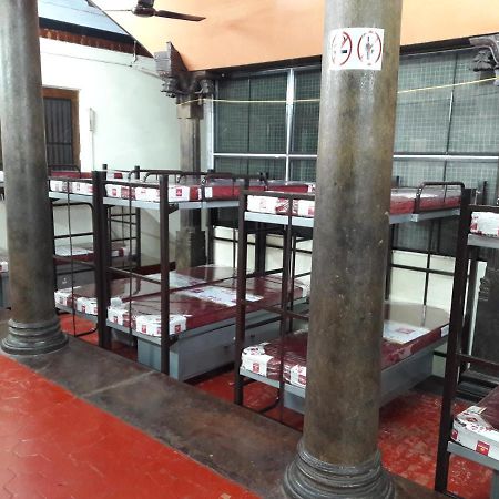 Devasthanam Lodge Thiruvananthapuram Екстер'єр фото