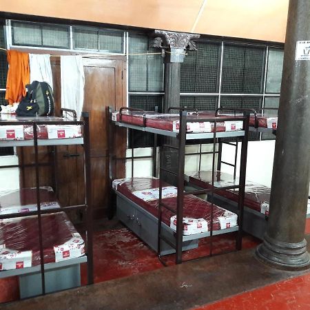 Devasthanam Lodge Thiruvananthapuram Екстер'єр фото