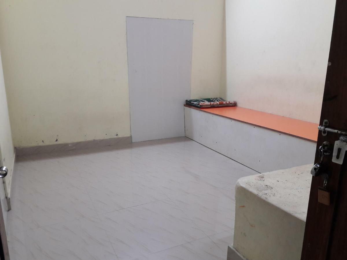 Devasthanam Lodge Thiruvananthapuram Екстер'єр фото