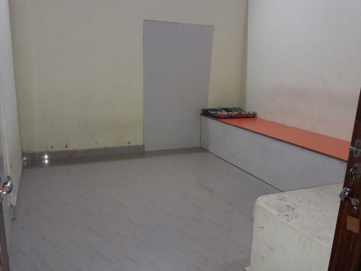 Devasthanam Lodge Thiruvananthapuram Екстер'єр фото