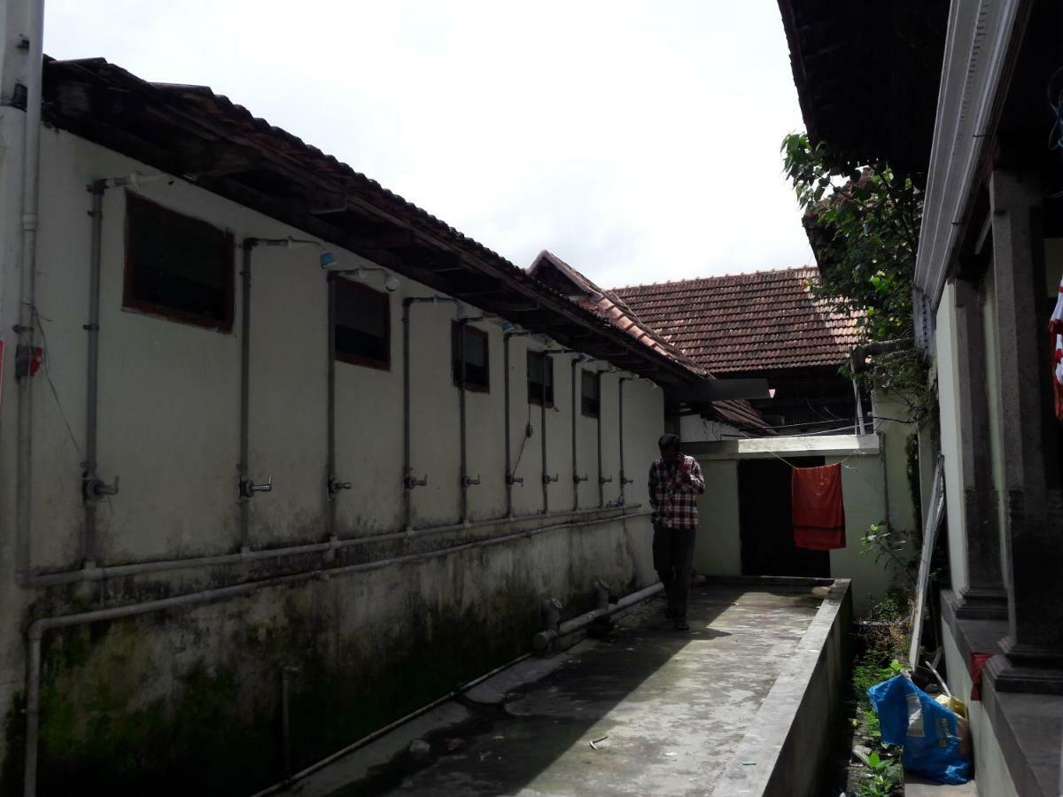 Devasthanam Lodge Thiruvananthapuram Екстер'єр фото